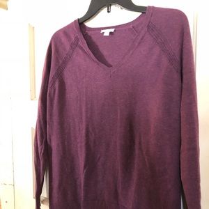 M GAP Plum Heather Bella Vee sweater